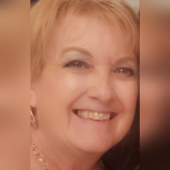 Meet your Posher, Trish - Picture 1 of 1